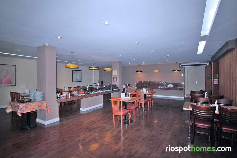Comfort! Unbeatable Location in Copacabana U054