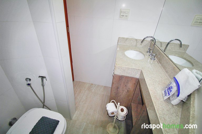 Conforto e Estilo em Ipanema | 2 Quartos D056