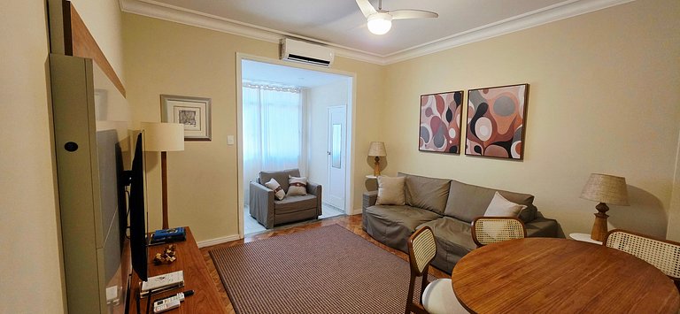 Renovated One-Bedroom Apartment in Copacabana