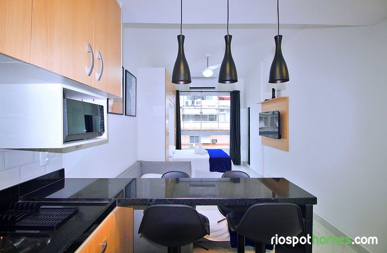Sea View Apartment Steps from Copacabana Beach