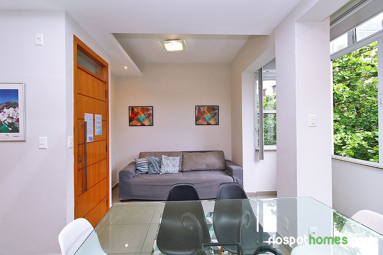 Apartment 3 bedrooms, 2 minutes walking to the beach T011