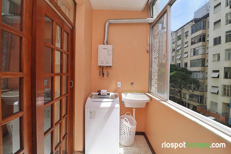 Apartment with side sea view in Copacabana