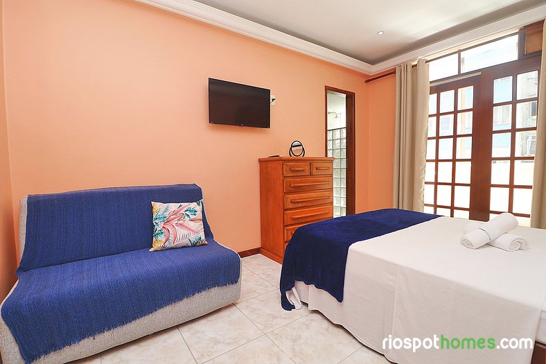 Apartment with side sea view in Copacabana
